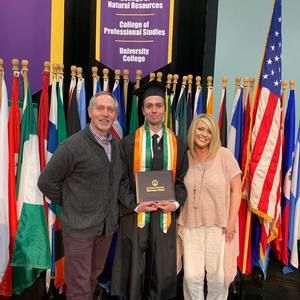 Meet your Posher, Carrie